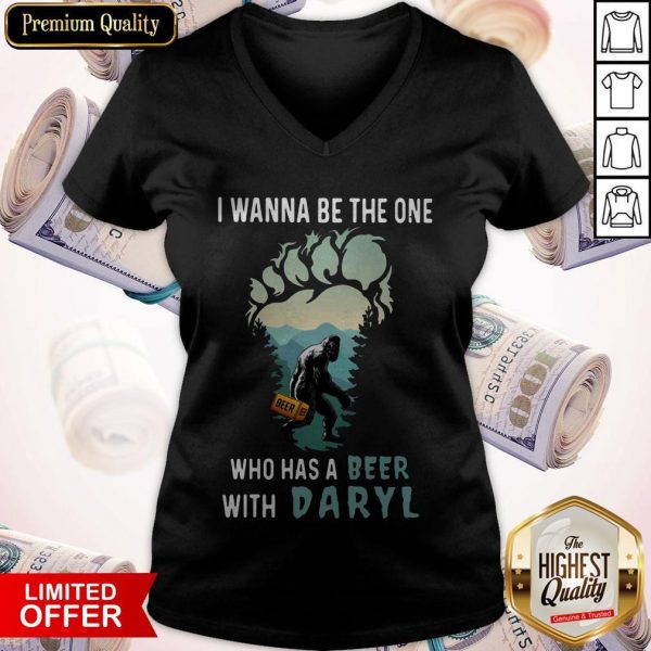 Bigfoot I Wanna Be The One Who Has A Beer With Daryl V-neck