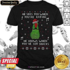 Bird Santa Hat He Sees You When You’re Eating He Knows When You’ve Got Snacks Christmas Shirt - Design By Meteoritee.com