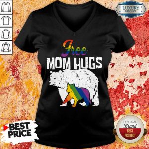 LGBT Free Mom Hugs Bear V-neck